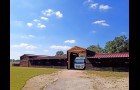 Ancienne ferme rénovée avec piscine, un gîte, boxes pour chevaux, sur 12 Hectares proche de Loches